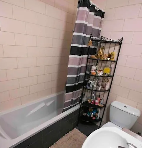 Cozy In Quiet Area In Engomi