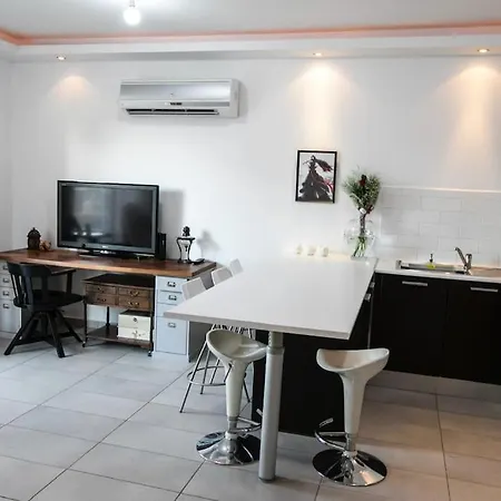 شقة Cozy In Quiet Area In Engomi