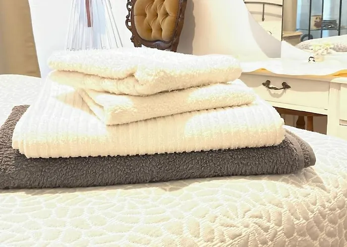 Cozy In Quiet Area In Engomi アパート ニコシア