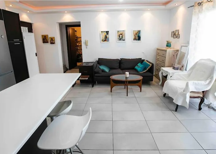 アパート Cozy In Quiet Area In Engomi *