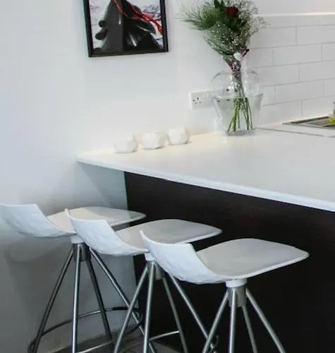 Cozy In Quiet Area In Engomi アパート ニコシア